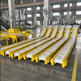 Homokszalagos sz&aacute;ll&iacute;t&oacute;szalag