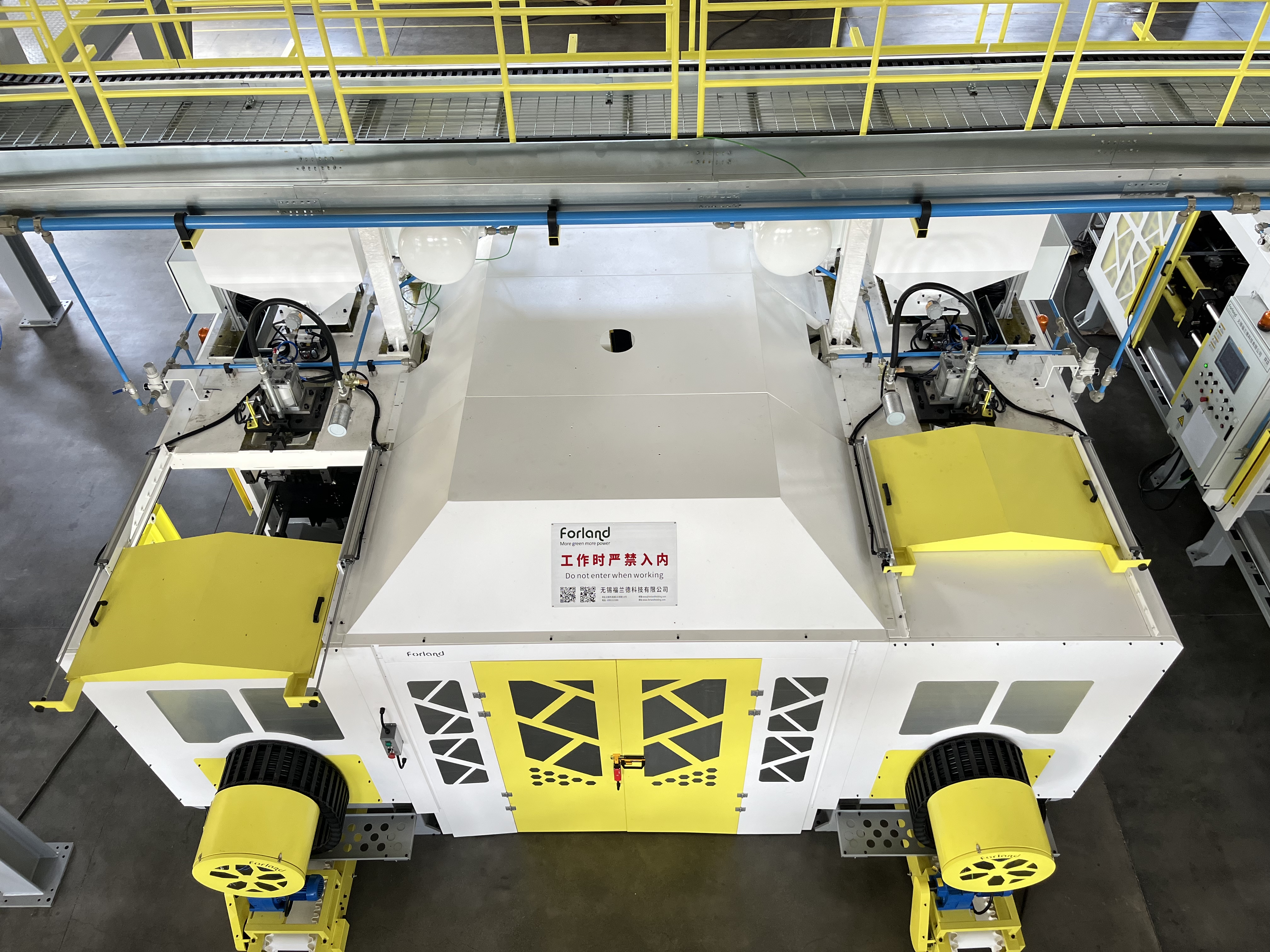 F&uuml;ggőleges t&iacute;pus&uacute; Hot Box Core l&ouml;v&ouml;ld&ouml;zős egys&eacute;g